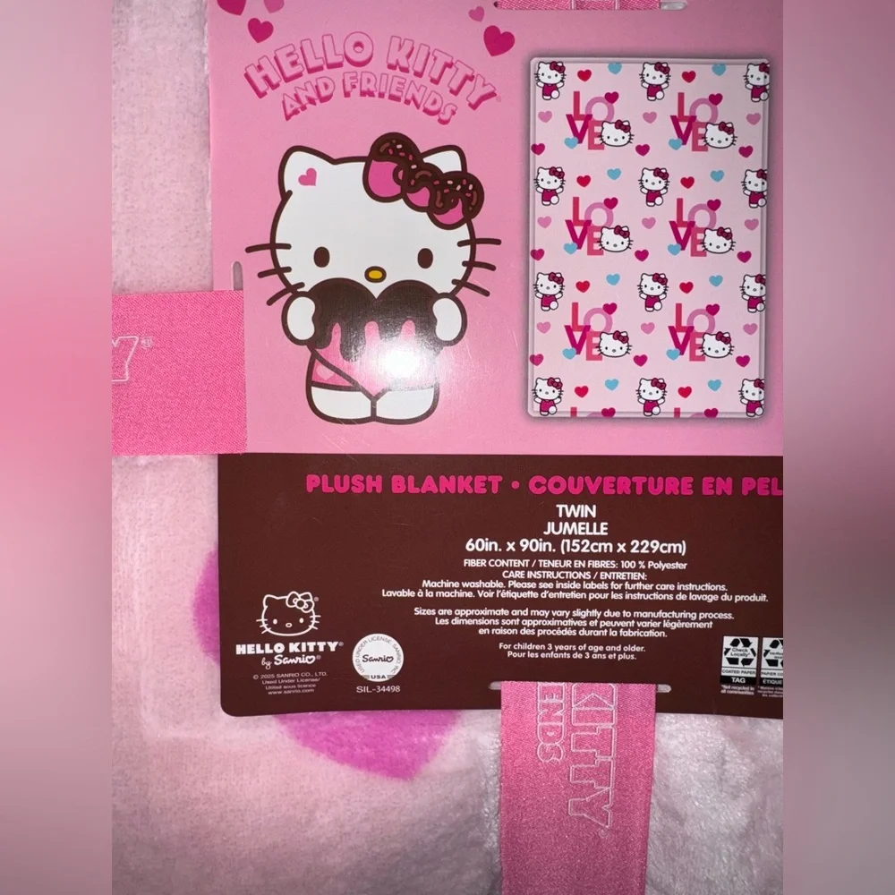 Hello Kitty V-Day Throw - Picture 2 of 3